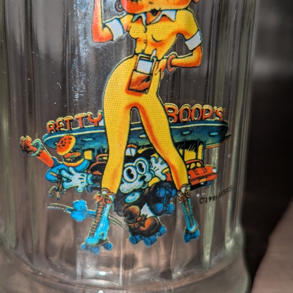 Betty Boop Sugar Dispenser - Picture 6 of 7